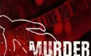 A youth was killed in a stabbing incident over a social media comment, and eight people, including five minors, were arrested.