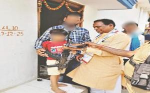  MLA hands gun to child, photo goes viral, sparks uproar latest news big news gariyaband khabargali 