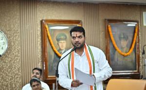 Tatypara road widening: Municipal Corporation in turmoil over compensation, Leader of Opposition Akash Tiwari attacks BJP and Mayor, Raipur, Chhattisgarh, Khabargali