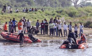 11 pilgrims dead so far in Vrindavan boat accident, 4 still missing hindi news big news mathura news khabargali 