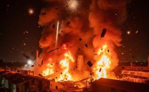 Fire breaks out in a firecracker factory after a massive explosion, killing several workers big news latest Hindi news khabargali 