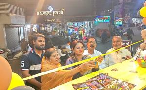 New destination for sweet lovers: Grand launch of 'WAFFLE CRAFT' at Katora Talab Netaji Chowk, Raipur, starting from ₹69, Waffle Craft, Chocolate Waffle, Chocolate Pancake, Hot Chocolate Brownie Bowl, Waffle Cake and Thick Shake, Director Mohammad Rehan, Managing Director of Vedic News Channel Syed Salma, Chhattisgarh, Khabargali