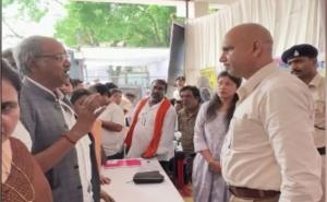 MP Brijmohan Agrawal's tough stance: "If I know, why don't the police and excise department?", publicly reprimanding officials for illegal liquor sales in Raipur, Raipur, Chhattisgarh, Khabargali