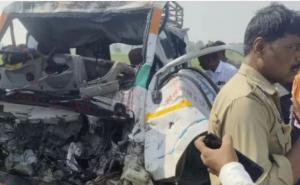 Horrific road accident on National Highway, tragic death of 10 people uttarpradesh hindi news khabargali 