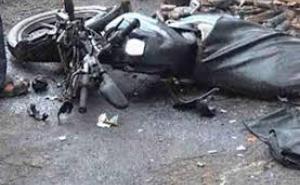  A truck hits a bike, killing a husband, wife, and three children.hindi news big news latest news khabargali 