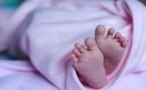  A shocking incident in Bhiwadi, where a mother is accused of forcing an 8-month-old child to drink acid. hindi news khabargali 