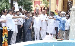 Inauguration of 'Cooperative Week', Cooperation Minister Kedar Kashyap said - "Development together" is the foundation stone of developed Chhattisgarh, Chairman of Chhattisgarh State Cooperative Bank Limited Kedar Nath Gupta, Chairman of District Cooperative Central Bank Raipur Niranjan Sinha, Vice President Abhinesh Kashyap, Authorized Officer of Chhattisgarh State Cooperative Federation Limited Raipur Saurabh Sharma, Chhattisgarh, Khabargali