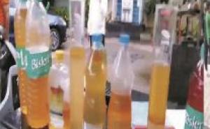 Uproar over complaints of water mixed with petrol; management initiates an investigation. raipur chhattisgarh news khabargali 