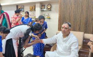 Raipur, Lokesh Kavadiya, Rakshabandhan, Disabled Finance and Development Corporation, disabled sisters, Tarini Nishad, Rajim, Chhattisgarh News, Khabargali