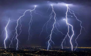 Lightning strikes in Chhattisgarh; 4 people, including a student, killed in Baloda Bazar. Hindi news latest news khabargali 