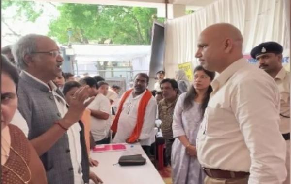 MP Brijmohan Agrawal's tough stance: "If I know, why don't the police and excise department?", publicly reprimanding officials for illegal liquor sales in Raipur, Raipur, Chhattisgarh, Khabargali