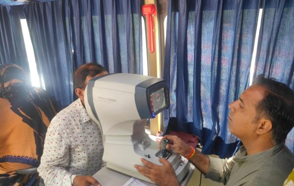 Raipur Press Club, Mahavir International Service Organization, Free Eye Check up, Eye Camp, Cataract Operation, Health, State Minister rank Lokesh Kavadiya, Raipur, Chhattisgarh, Khabargali