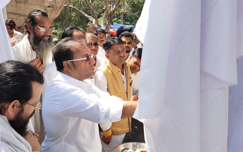 Jagat Guru rudra kumar khabargali, minister