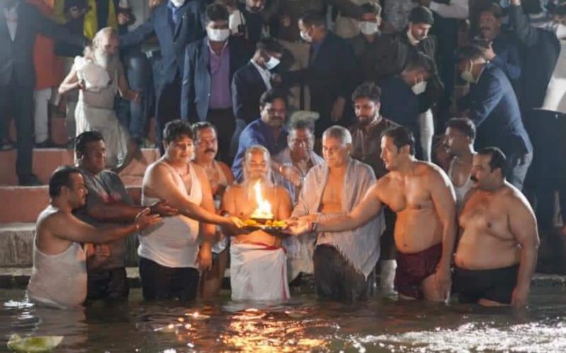 Karthik Punni, Kharun River, Hatkeshwar Mahadev Temple, Mahadev's Jalabhishek, Deepdan, Chief Minister Bhupesh Baghel, Parliamentary Secretary Vikas Upadhyay, State Cow Service Commission President Mahant Ramsunder Das, Chief Minister's Adviser Pradeep Sharma, Mayor Ejaz Dhebar, Chairman of Municipal Corporation Pramod  Dubey, khabargali