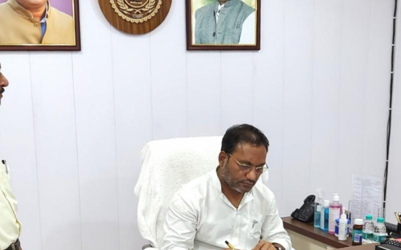 Guru rudra kumar khabargali, minister