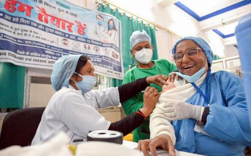 Chhattisgarh, session site, corona vaccination, health workers, antibodies, immunity, second dose, news, khabargali