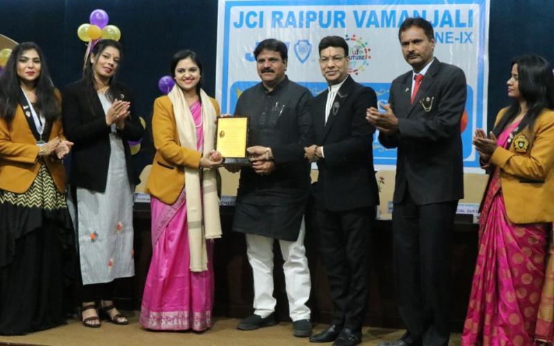 JCI Raipur, Left Wing, Swearing-in Ceremony, JC Sangeeta Anal, President, Parul Nehra became Vice President, Seenu Secretary, Raipur, Khabargali