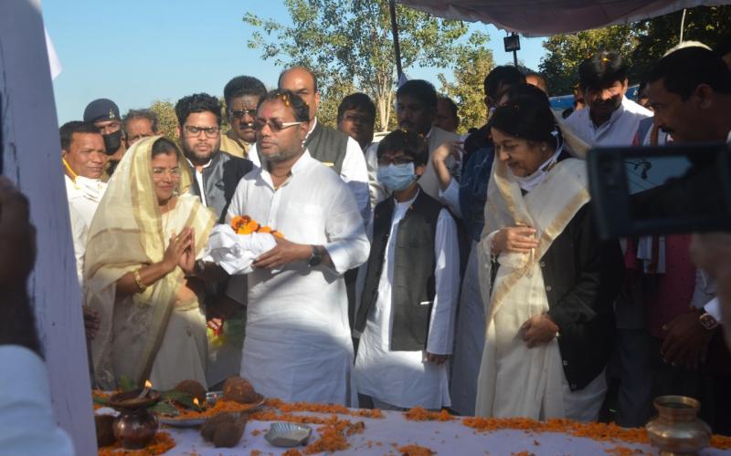 Minister of Public Health Engineering and Village Industries, Guru Rudrakumar, Village Nawagaon-Salka, Guru Ghasidas Jayanti Program, Siddha Baba Dalha Pahad, Niti Guru, Bal Guru Ripudaman, Dr. Renu Jogi, Khabargali under Kota Development Block of Bilaspur District, khabargali