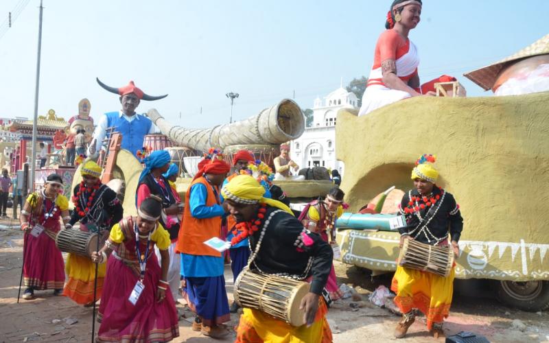 Republic Day, Rajpath, National Theater, Press Preview, New Delhi, Chhattisgarh, Mandari Dance, Folk Music Instrument Vaibhav, Dhankul Instrumental, Algoza, Khanjeri, Nagara, Tasak, Bamboo Baja, Naqdevan, Bana, Chikara, Tudburi, Danhk,  Mirdin, Mandia Dhol, Gujri, Sinhbaja or Lohati, Tamaria, Ghasia Dhol, Tambura, Khabargali