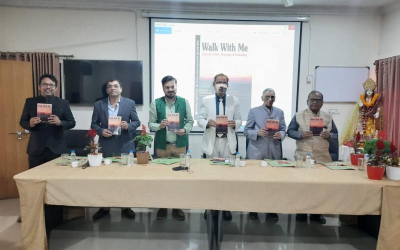 Shivendra Nigam, Book Walk with Me, Professor Keshari Lal Verma, Vice Chancellor Pandit Ravi Shankar Shukla University, Padmashree Anuj Sharma, Hittavad, Editor, E.V.  Murali, Senior Journalist, Ramesh Nayar, Dr. Smita Sharma, Shankaracharya University, Vice Chancellor Professor Lakshmishankar Nigam, Dr. Sobha Nigam, Dr. Shail Sharma, Rahul Singh, M.L.  Nayak, Ashok Pradhan, Rajendra Chandak, Dr. Brahme, Dr. Suparna Sengupta, Raipur, Khabargali