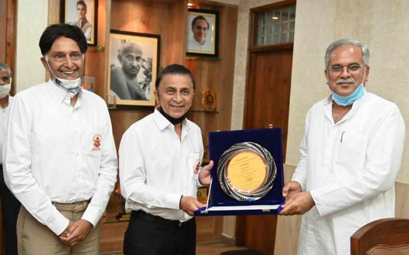 Little Master Sunil Gavaskar, Chief Minister Bhupesh Baghel Raipur, Shaheed Veer Narayan Singh International Cricket Stadium, Dipanshu Kabra, Sri Satyasai Health and Education Trust, President, C. Srinivas, Khabargali