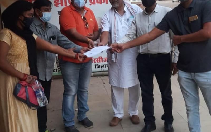 Durg District President Sarsij Ghosh, State Slum Hut, Congress, Ramesh Patel, Durg, Chhattisgarh, Khabargali