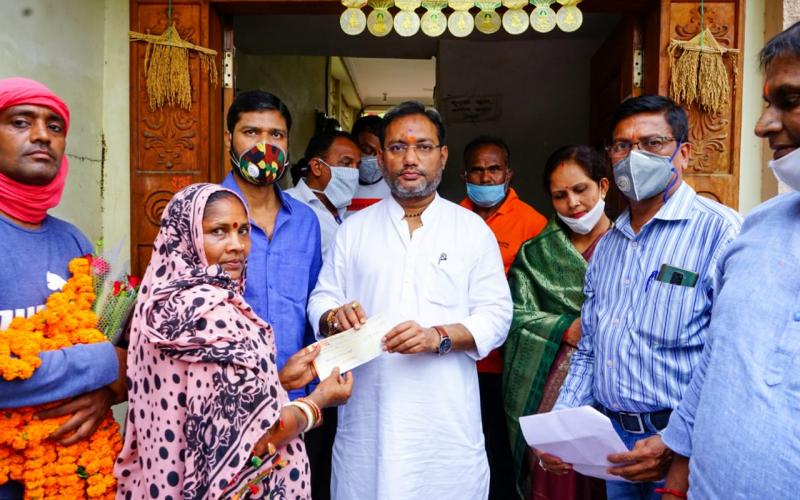 Public Health Engineering and Village Industries Minister Guru Rudrakumar, Bhilai-Charoda Municipal Corporation of Durg district, voluntary donation amount, Khabargali