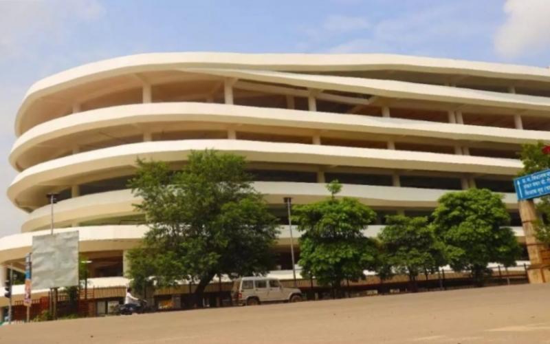 Multi Level Parking, Collectorate Office, Chief Minister Bhupesh Baghel, Former Prime Minister Bharat Ratna Late Shri Rajiv Gandhi Jayanti, Raipur Smart City Limited, Chhattisgarh, Ejaz Dhebar, Mohammad Akbar, Ravindra Choubey, Vikas Upadhyay, Kuldeep Juneja, Ajay Yadav, Commissioner of Municipal Corporation  Prabhat Malik, Khabargali