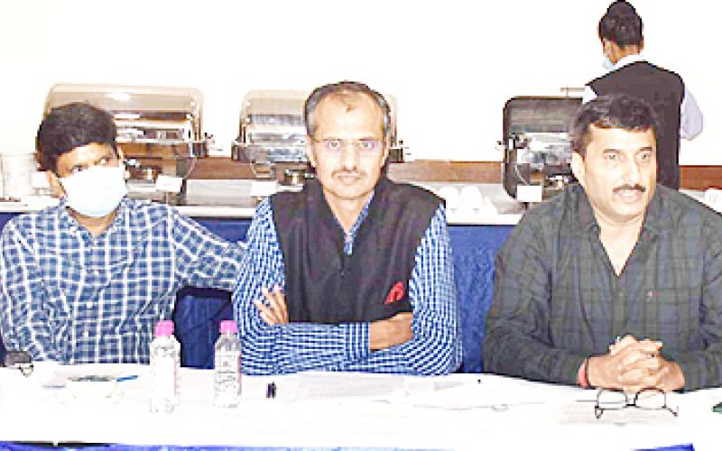 Vikas Agarwal, President, Mini Steel Plant Association, Manish Dhuppad, Secretary General, Coal, Chhattisgarh, Khabargali