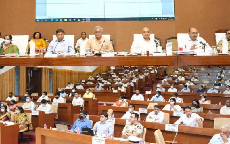 Superintendent of Police, Inspector General of Police, Conference, Chief Minister Bhupesh Baghel, Hookah Bar, Ganja, Illegal Liquor, Social Media Monitoring, Home Minister Tamradhwaj Sahu, Agriculture Minister Ravindra Choubey, Chief Secretary Amitabh Jain, Additional Chief Secretary of Home Department Subrata Sahu, Director General of Police D  . M. Awasthi, Chit Fund, Khabargali