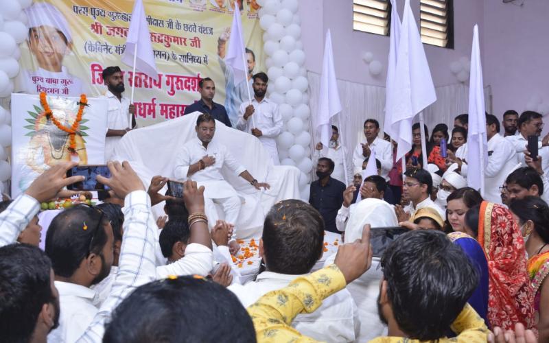 Baba Guru Ghasidas, Minister of Public Health Engineering and Village Industries Guru Rudra Kumar, Padmanabhapur in Durg district, Vivekananda Auditorium, District level Gurudarshan and Satnam Dharma Mahasammelan, Dr. M.K.  Kaushal, Khabargali