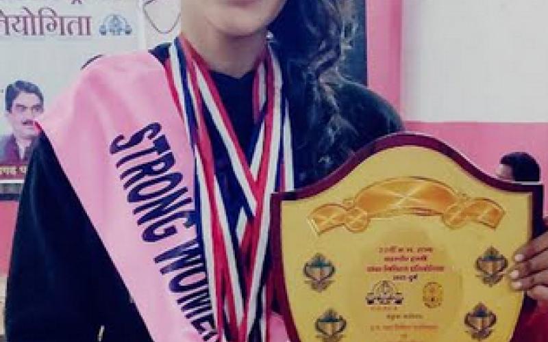 Shivani Sahu, Strong Women of Chhattisgarh, Power Lifting Competition, Tokes Verma, Tamrakar Gym Changora Bhata Chowk Raipur, Scott Dead Bench, Khabargali