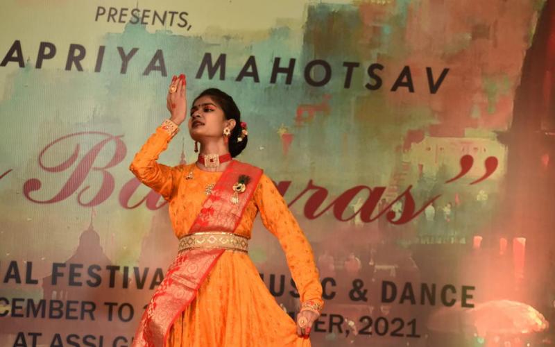 Raipur, Anjali Sharma, Banaras, Best Kalayan Award, Solo Kathak Dance, Krishna Priya Kathak Kendra, Beauty Icon of India, Kushabhau Thackeray University of Journalism and Mass Communication, Cartoonist Trymbak Sharma, Aarti Sharma, Chhattisgarh, Khabargali