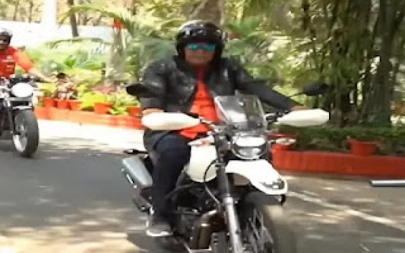 National Super Cross Bike Racing Championship 2022, Chief Minister Bhupesh Baghel, Chhattisgarh, Raipur, Budha Talab Stadium, Khabargali