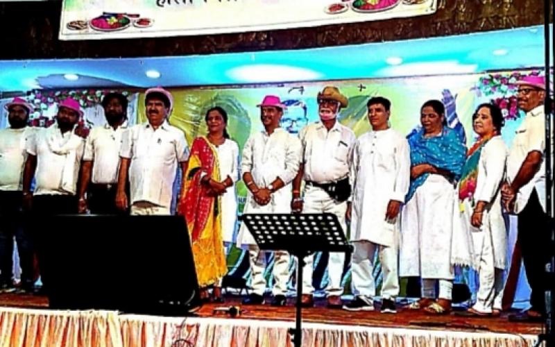 Holi Milan Ceremony of Sindhi Panchayat, Musical Presentation of Dhun Foundation, Sindhu Palace, Raipur, Shankar Nagar, Shanti Nagar, Revered Sindhi Panchayat, Singer Ajay Advani, Manoj Shukla, Rajul Dave, Mahesh Sharma, Jagdish Dubey, Dr Sunil Golhani Harish Makhija,  Hari Om Makhija, Sundar Kukreja, Naresh Kukreja, Amritansh Srivastava, Ritu Srivastava, Asha Kewalani, Kittu Sinha, Sapna Jasuja, Aarti Sahu, Chanchal Tiwari, Manisha Sharma, Ranu Gajbhiye, Khabargali