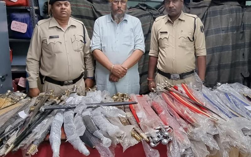 Raipur, Shyam Nagar, one arrested with 153 swords, Punjab, Nirmal Singh, Khabargali