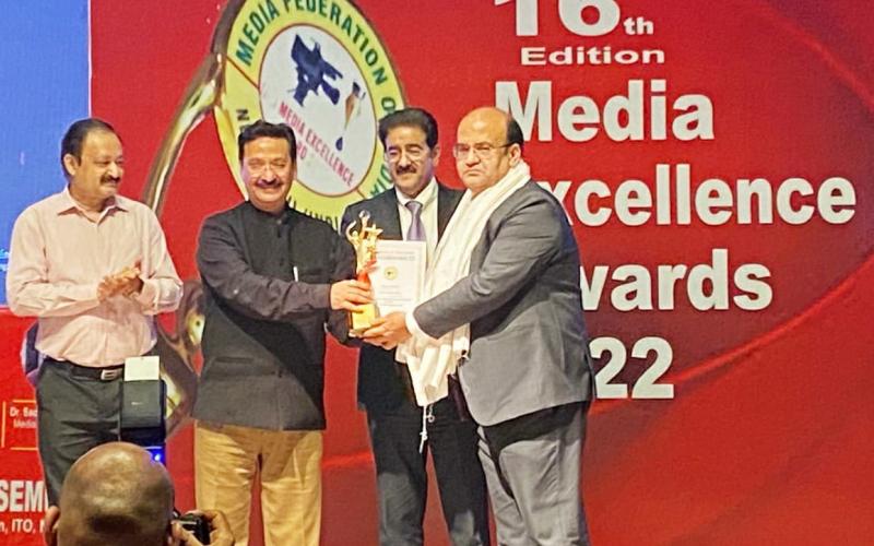 Prashant Tiwari, Best Media Professional Award, Awarded, Prof. Sanjay Dwivedi, Director General, Indian Institute of Mass Communication, New Delhi, Khabargali