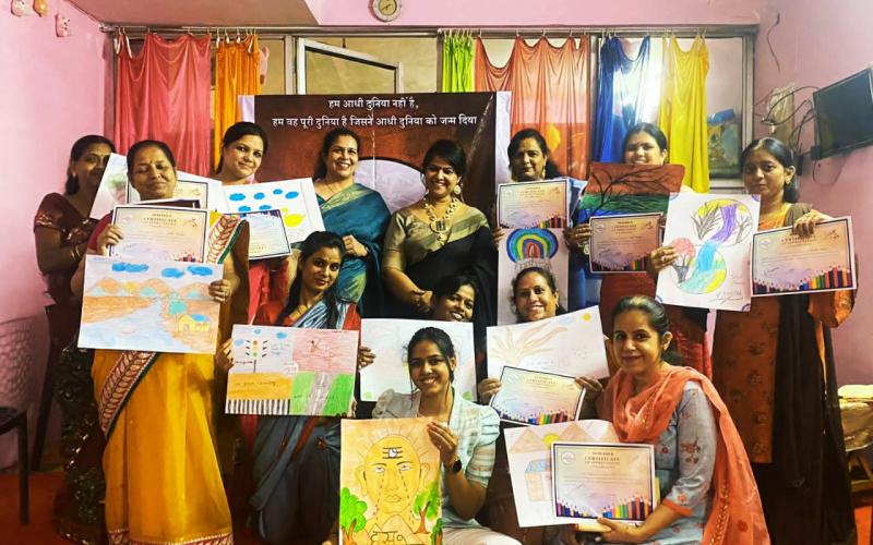 Painting competition for mummies, with a cloud of color, Raipur unit of Swayamsiddha A Mission with a Mission, Dr. Sonali Chakraborty, painter artist, Manju Mishra, Anita Lunia, Khabargali
