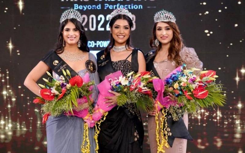 Sargam Kaushal , Mrs India World 2022, Mumbai, Soha Ali Khan, Aditi Govitrikar, Post Graduation from English Honors, Indian Navy, Khabargali