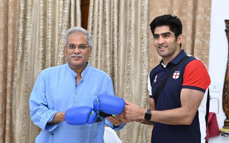 Olympic medalist, Indian professional boxer Vijender Singh, Chief Minister Bhupesh Baghel, Khabargali