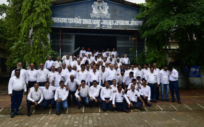 Raipur, Government School School Year 84-85 Batch, Students' Reunion, Memories, Bibi Shukla.  LD Dubey, KC Maheshwari, BK Voditelwar, CR Sahu, AK Gandhi, NK Richaria, Mrs. SK Jha, Mrs. Abha Jha, Madam, Mrs. Sarita Dubey, Madam, Zafar, Dinesh Phansalkar, Parasram Vora, Principal Mohanrao Sawant Sir, GD Vaishnav  Khabargali