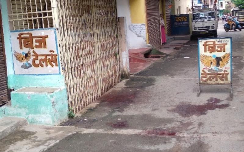 Raipur, a drunken minor girl, a mute young man, for not giving a side, murdered with a knife, capital, knife-wielding, Mahantpara of Lakhenagar under Azad Chowk police station area, scooty, sharp attack, violence in the streets, Chhattisgarh, Khabargali