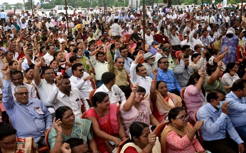 Work affected in government offices due to strike, people's problems increased, CM got angry, demand for dearness allowance and house rent allowance, Chhattisgarh, Khabargali