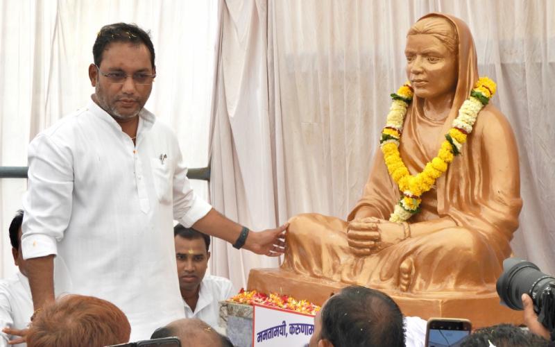 Baba Guru Ghasidas, Minimata, Satnam Sandesh Shobhayatra, Minister of Public Health Engineering and Village Industries and Jagatguru Guru Rudra Kumar of Satnami Samaj, Balod, Chhattisgarh, Khabargali