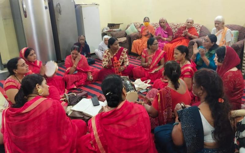 Satsang with parents, Pratyusha Foundation, Navratri, International Old Age Day, Preeti Das Mishra, Lions Old Age Home, Shyam Nagar, Raipur, Khabargali