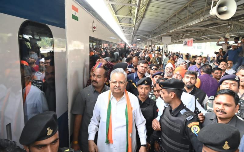 Vande Bharat Train, BJP, Senior Leader, Rajnandgaon, Prime Minister Shri Narendra Modi, Union Transport Minister Nitin Gadkari, Former Chief Minister Dr. Raman Singh, BJP State President Shri Arun Sahu, Rajnandgaon MP Santosh Pandey, Chhattisgarh, Khabargali