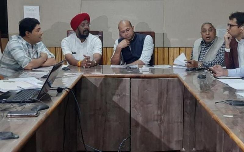 Traffic system in the city, Raipur, Manthan, Collector Dr. Sarveshwar Narendra Bhure, MLA Satyanarayan Sharma, Raipur North MLA Kuldeep Juneja, Raipur Mayor Ejaz Dhebar, Birangaon Mayor Nandlal Devagann, Senior Superintendent of Police Prashant Kumar Agarwal, Commissioner Municipal Corporation, MD Smart City  Ltd Raipur Mayank Chaturvedi, Khabargali