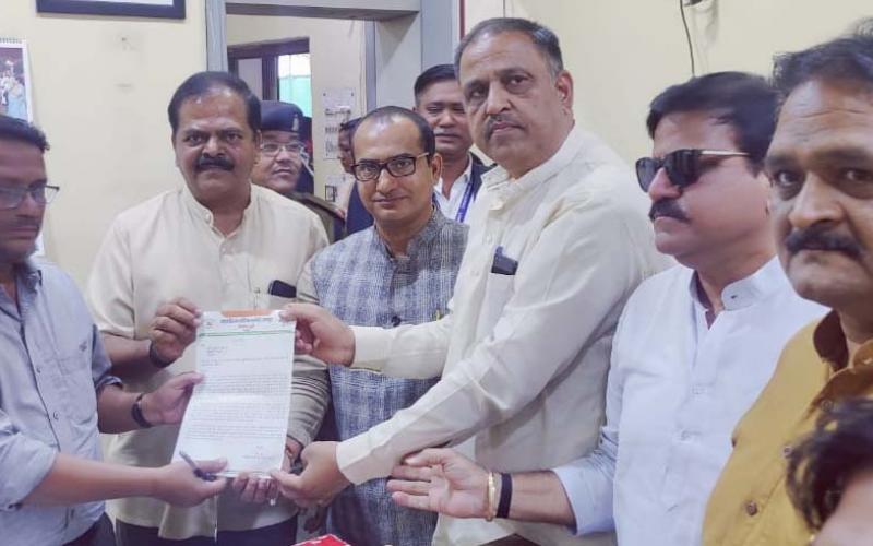 Investigation of disproportionate assets of Dr. Raman and his family, Congress submits memorandum to Governor, Municipal Corporation Chairman Pramod Dubey, City District Congress Committee President Girish Dubey, Chhattisgarh, Khabargali