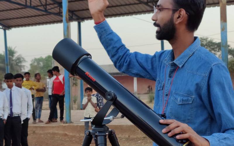 Divyansh Saxena, Shooting the Star, Government Higher Secondary School, Pacheda Vikaskhand Arang, Moon through telescope, Jupiter, Astronomy, Moon, Stars, Planets, Constellations, Raipur, Chhattisgarh, news, khabargali