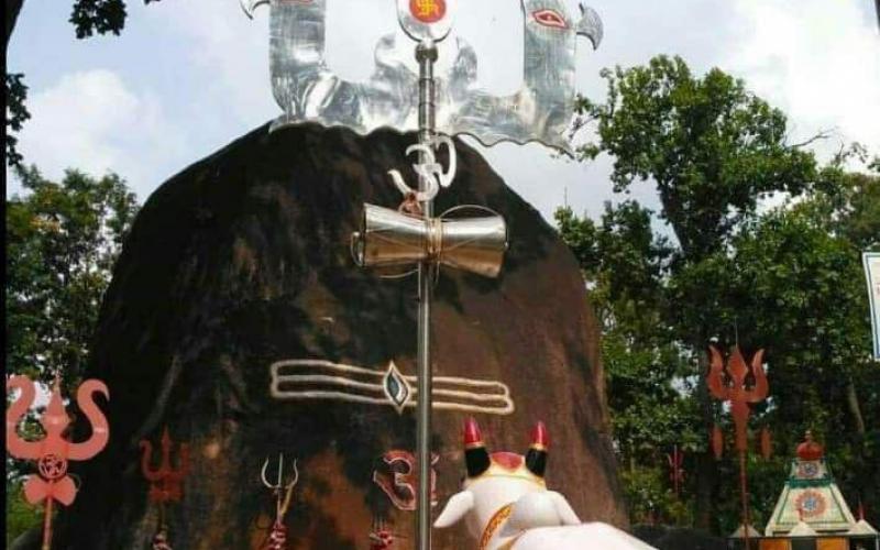 Bhuteshwar Nath Shivling, Bhuteshwarnath, Bhakura Mahadev, huge and natural Shivling, Chhura Naresh of Bindanwagarh, Maraud village, Khabargali, Gariaband district of Chhattisgarh state, khabargali